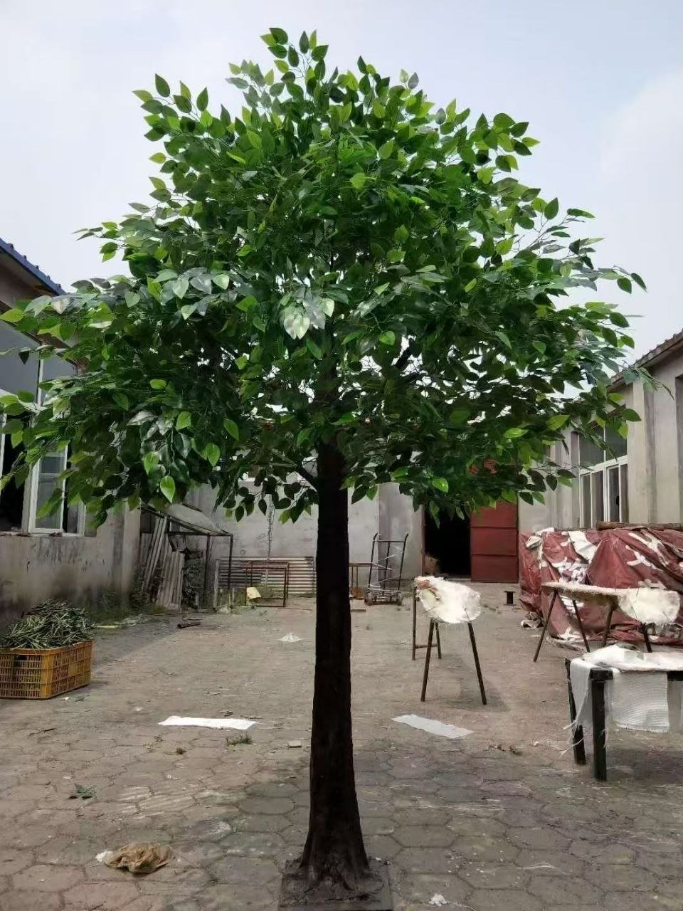 Árbol de flores sin luz