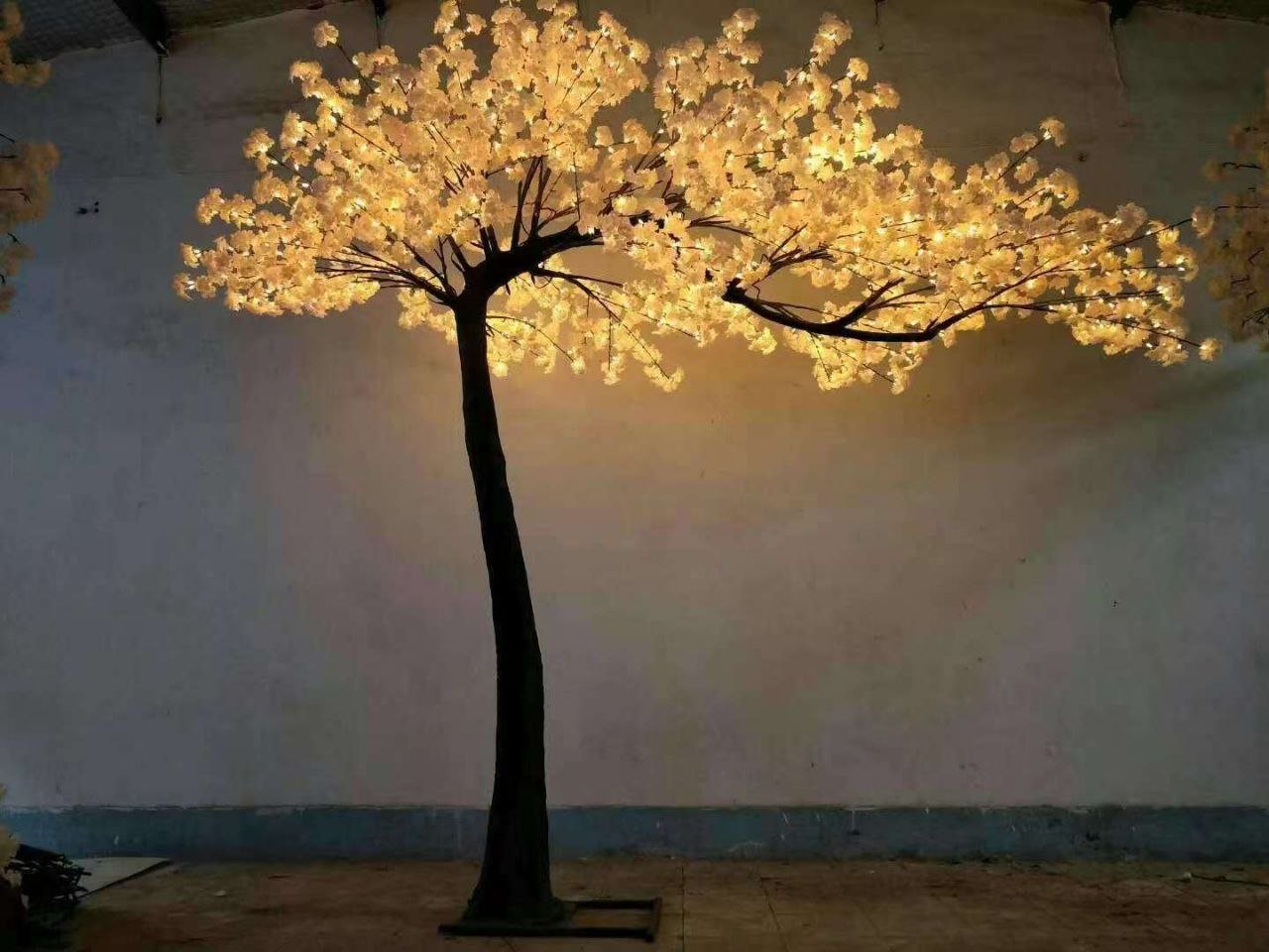 Árbol de flores  con luz