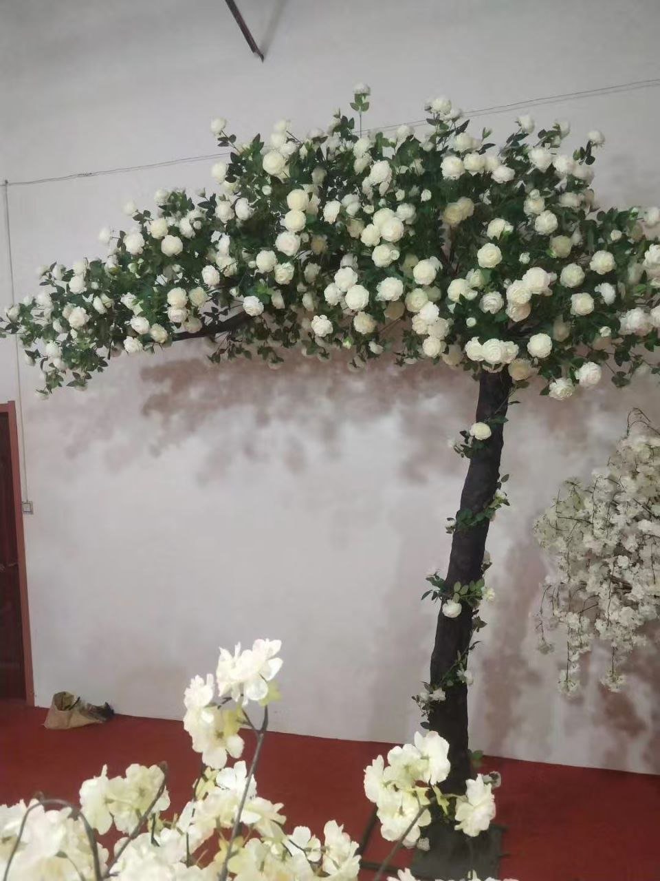 Árbol de flores sin  luz